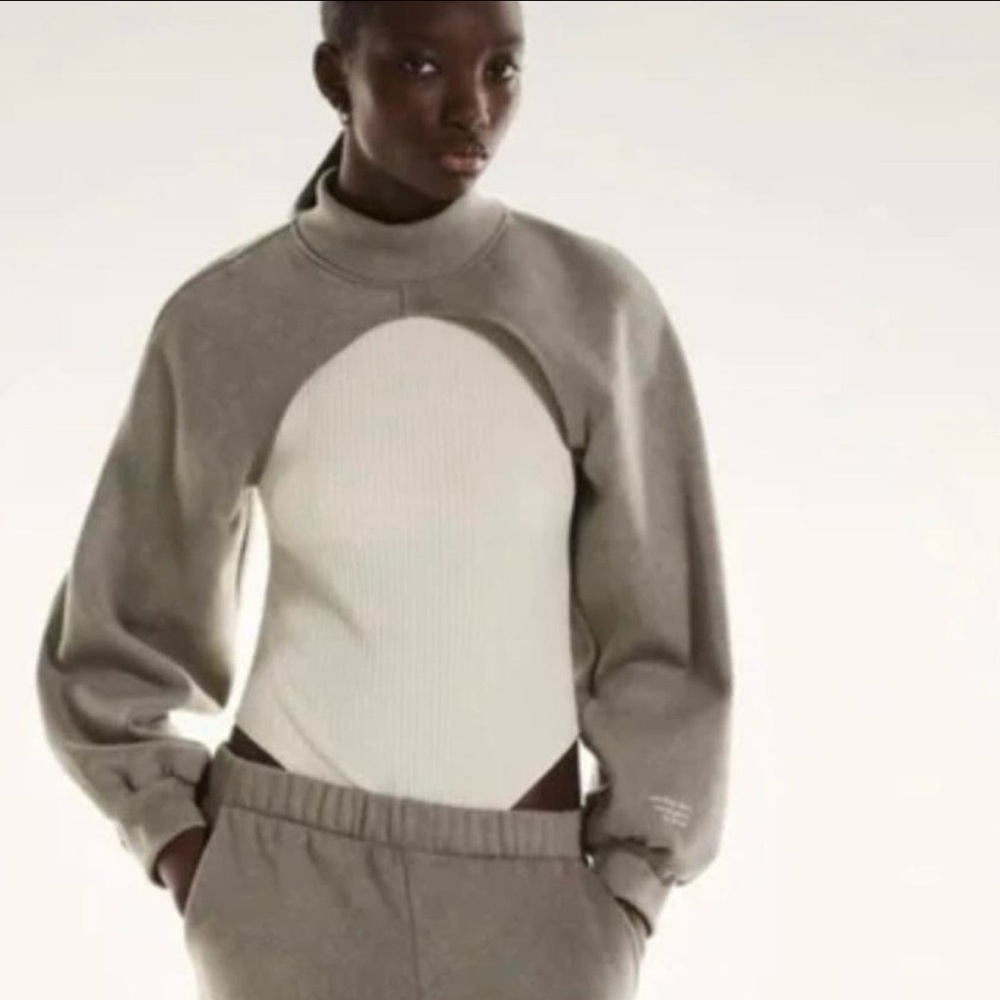 Zara sweatshirt sleeves